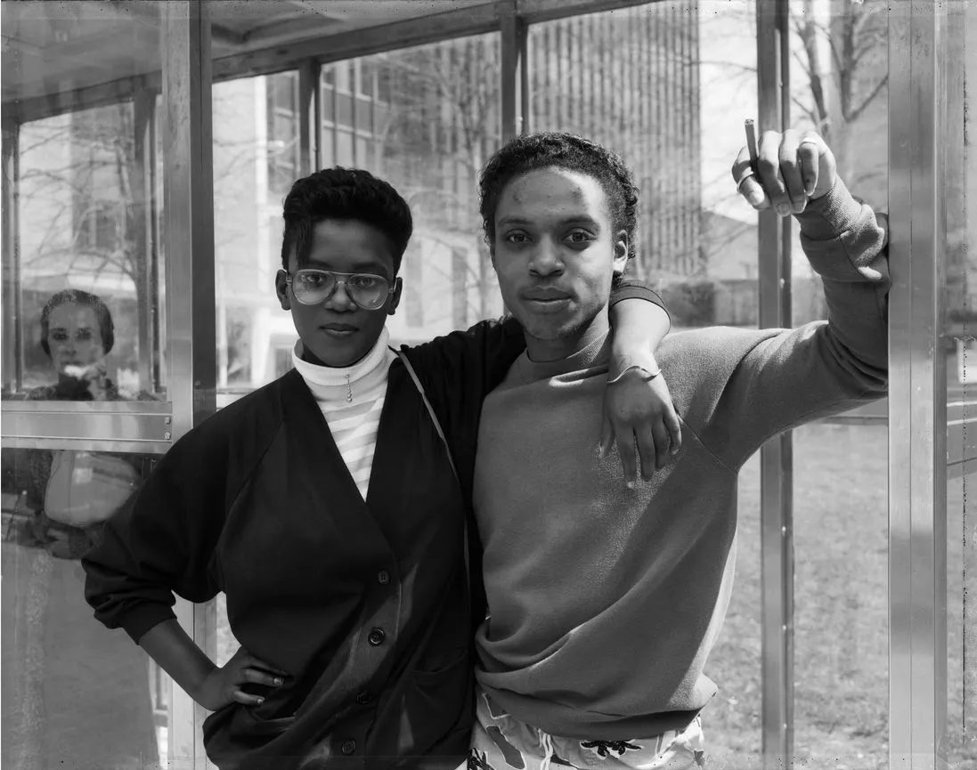 Dawoud Bey, A Couple at a Main Street Bus Stop, Rochester, NY, from the series Street Portraits, 1989