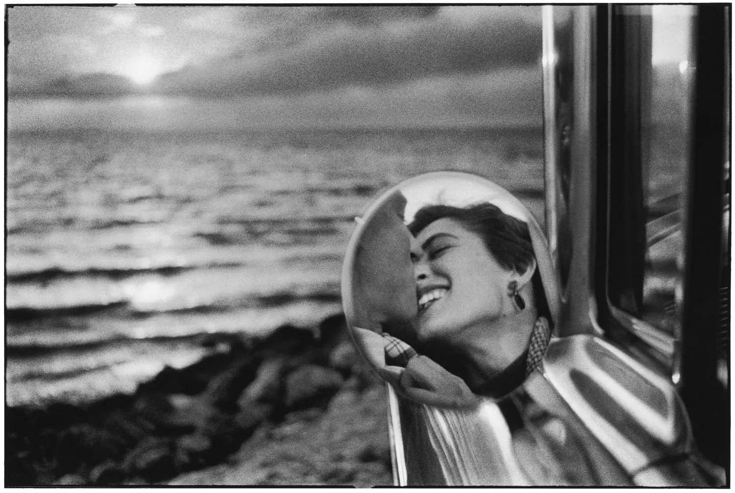Elliott Erwitt, USA. Santa Monica, California. 1955. Galerie Esther Woerdehoff