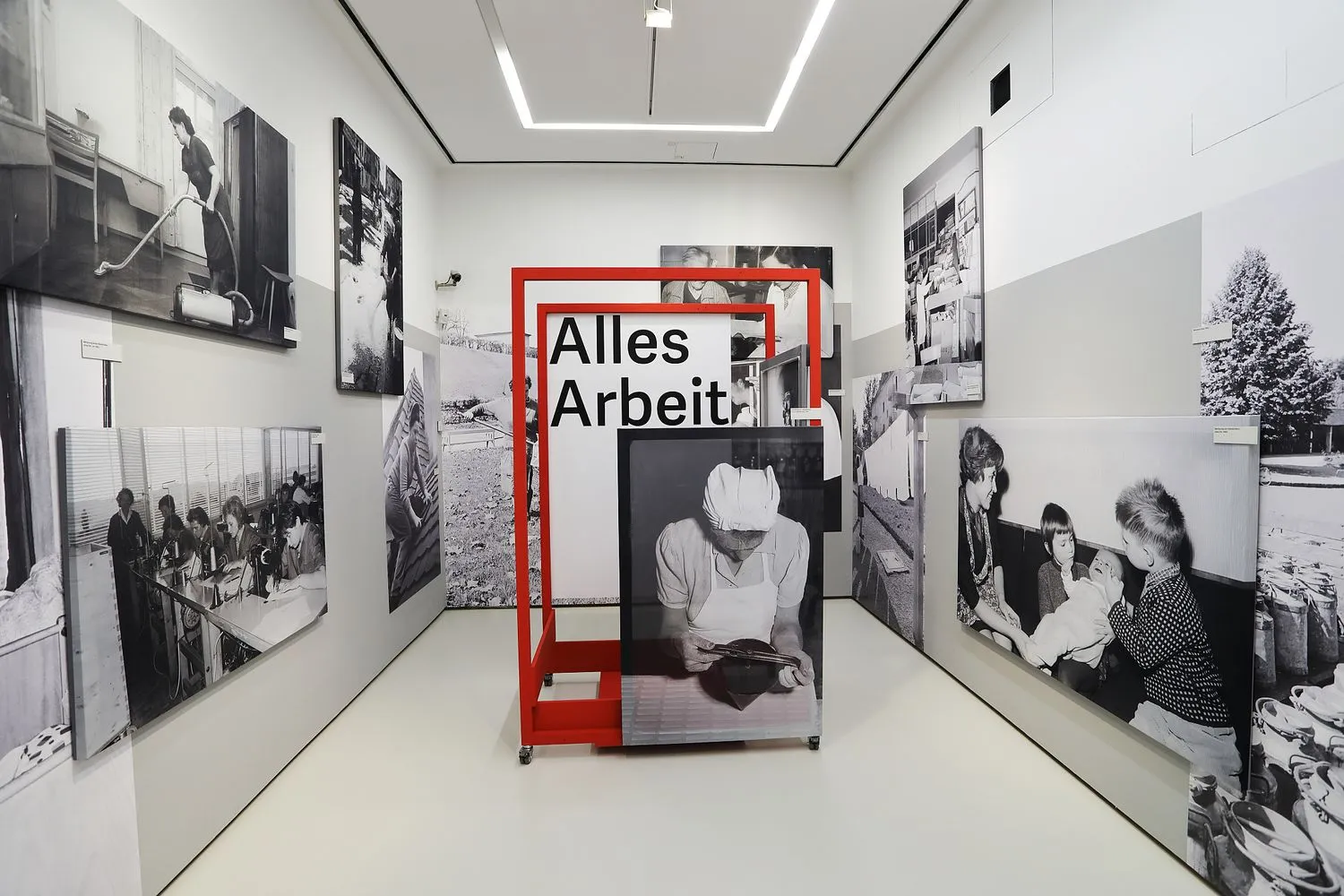 Exhibition view It's All Work. Women between Paid Employment and Care Work, Fotoarchiv Blaschka 1950-1966