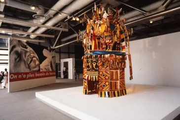 Installation_view_Magiciens_de