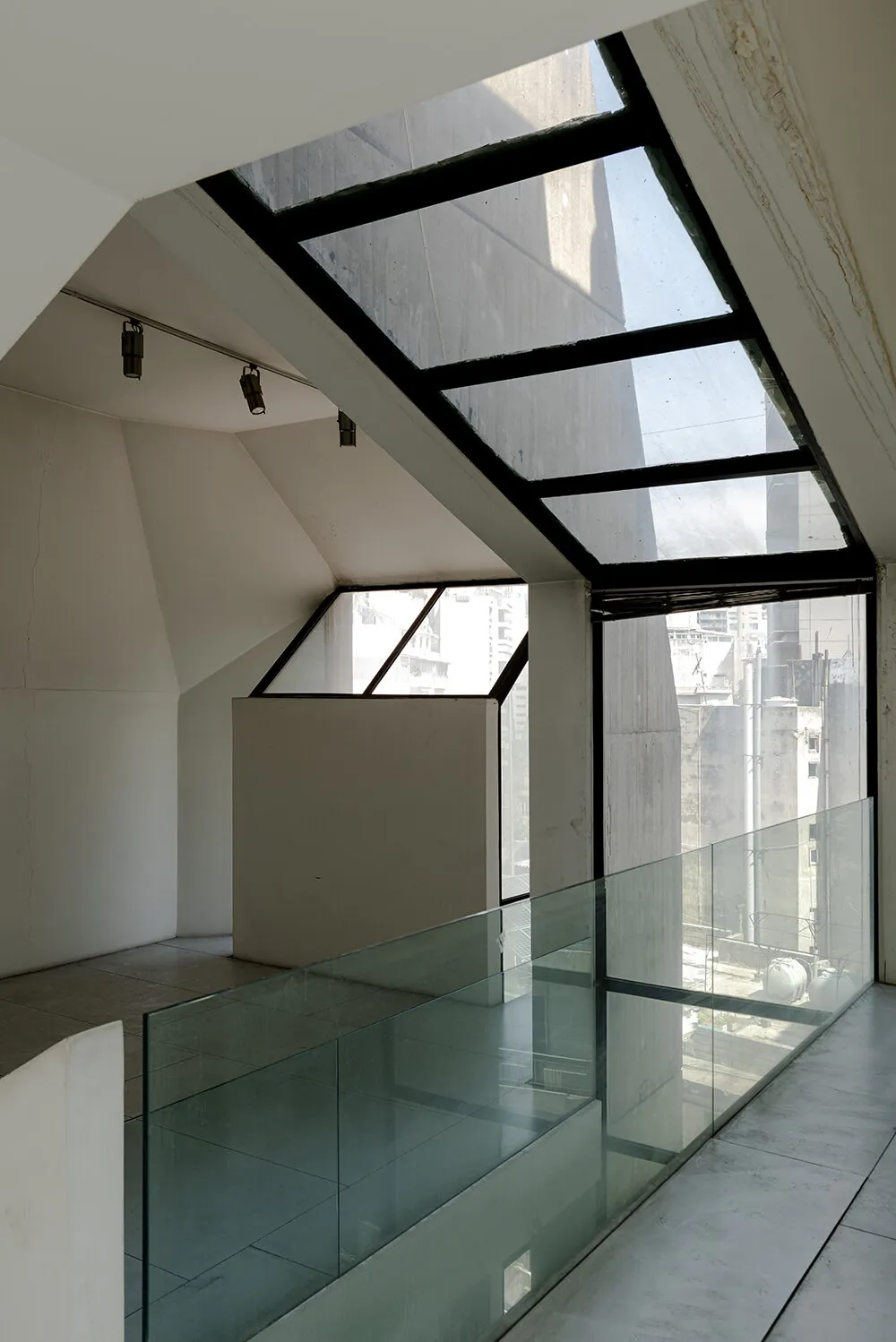 Interdesign Building. Photo by Walid Rashid