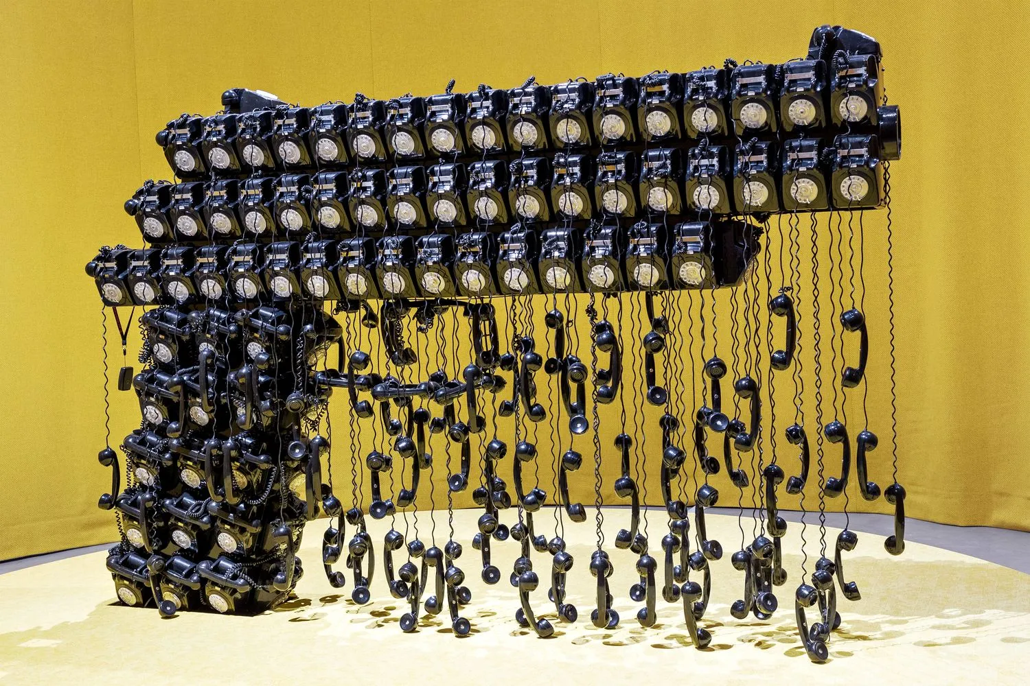 Joana Vasconcelos, Call Center, 2014-2016