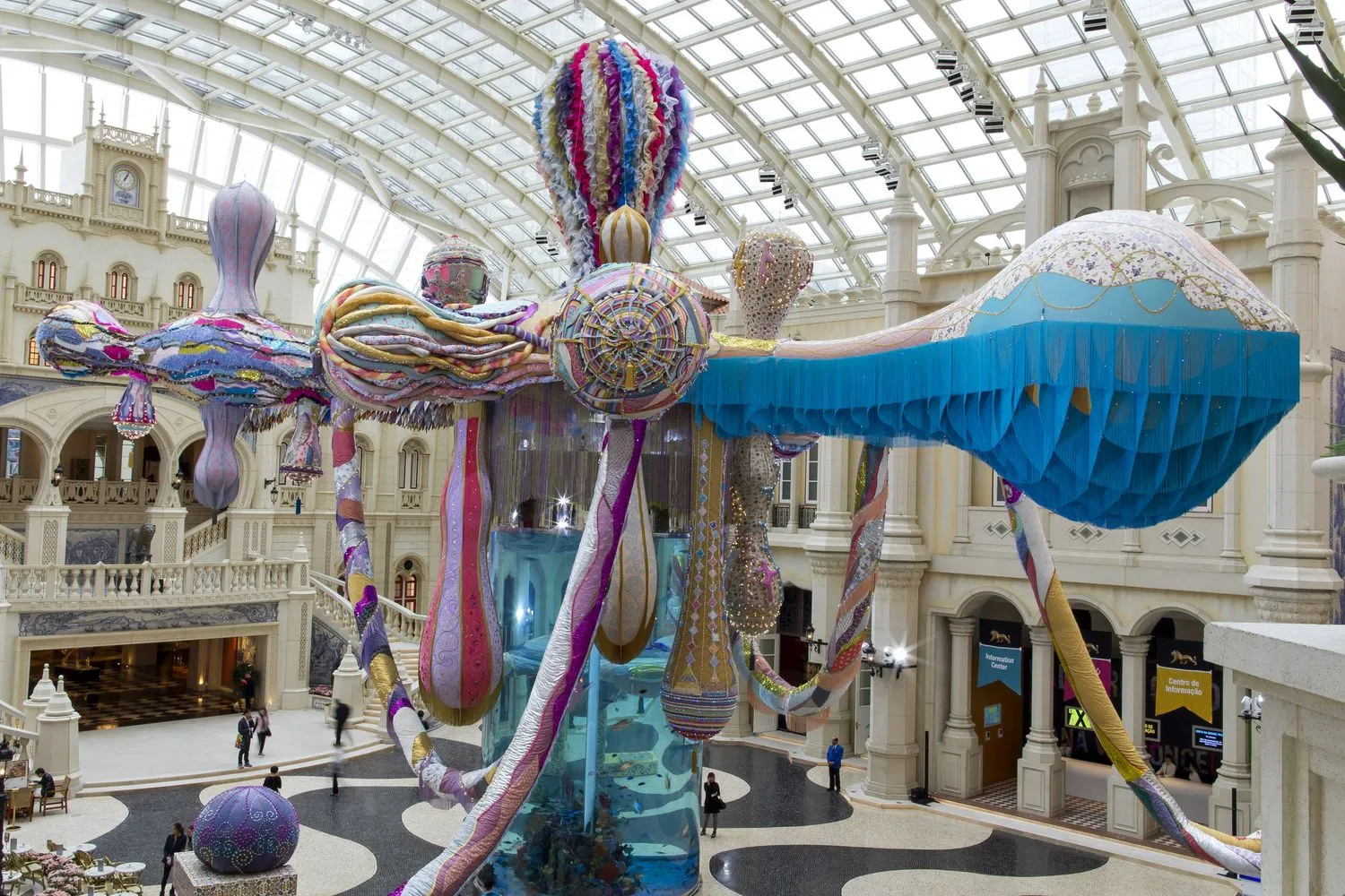 Joana Vasconcelos, Valkyrie Octopus, 2015