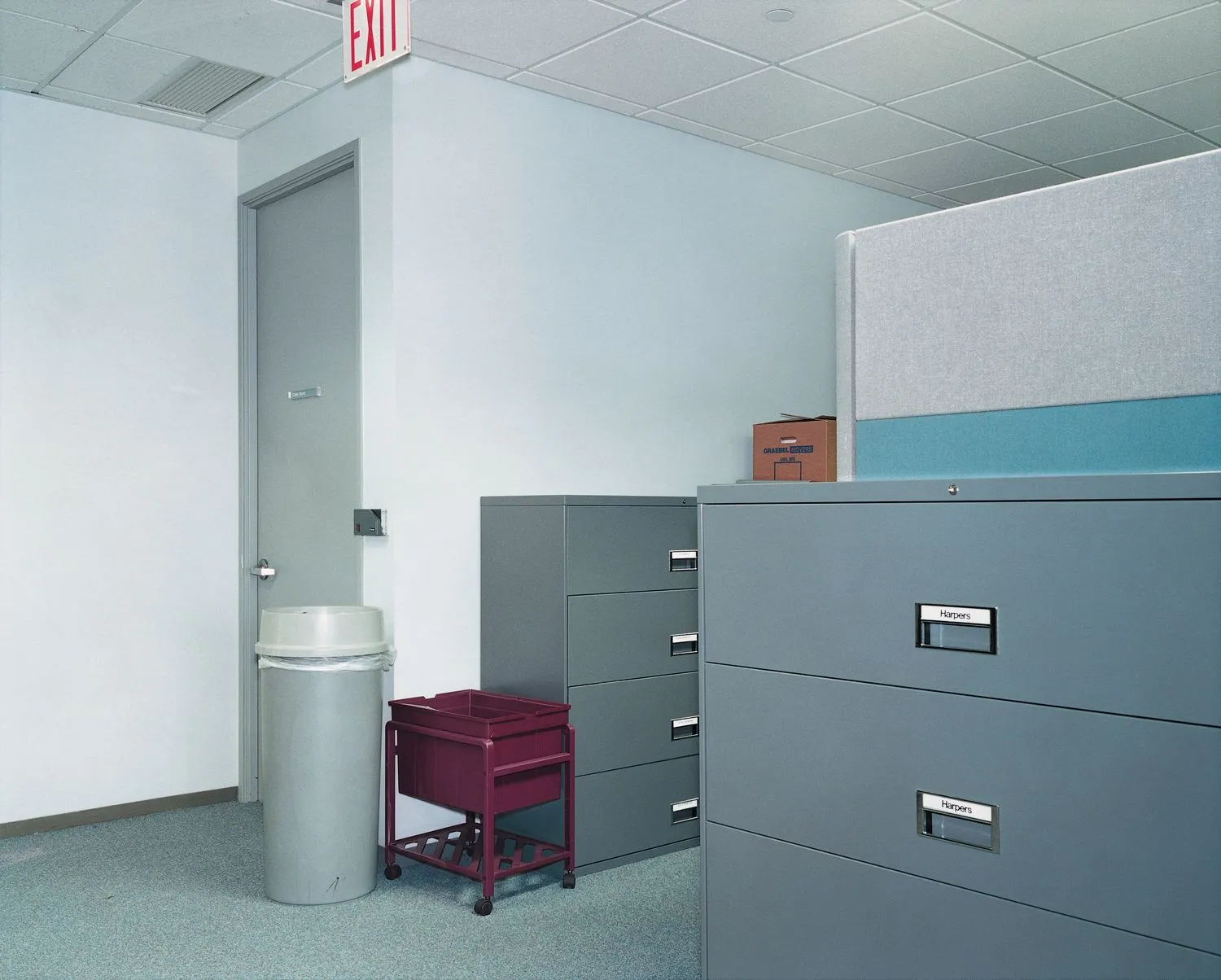 Lars Tunbjörk, Office, 01: Soft ware company, New York 1997