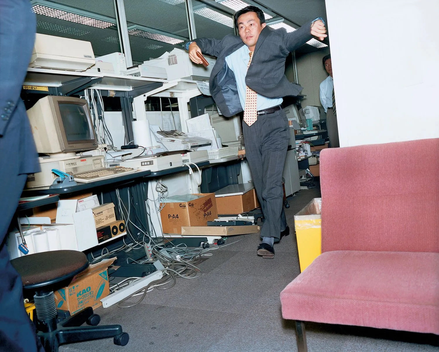 Lars Tunbjörk, Office, 41: Stockbroker, Tokyo 1996