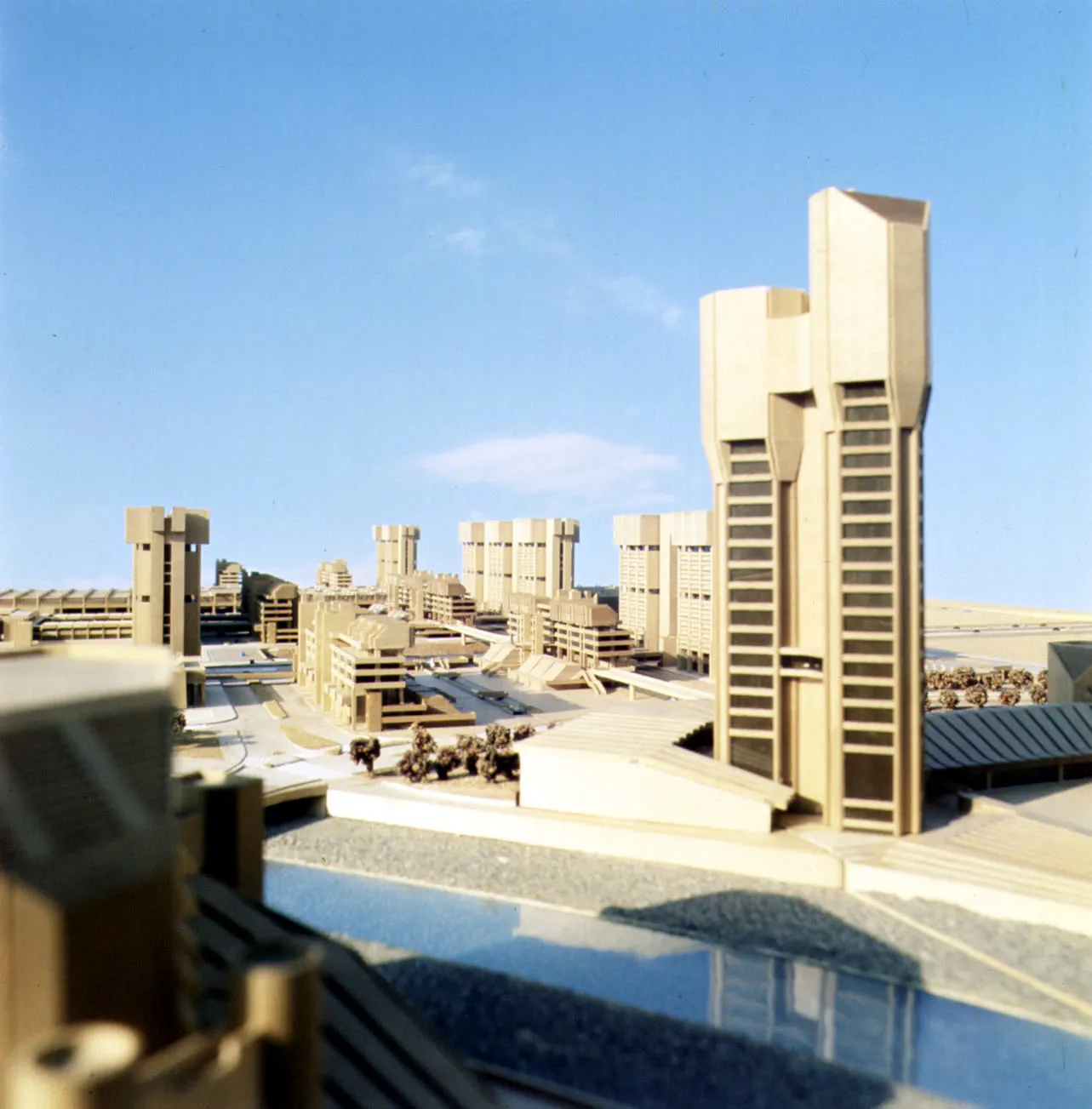 famous-brutalist-architects