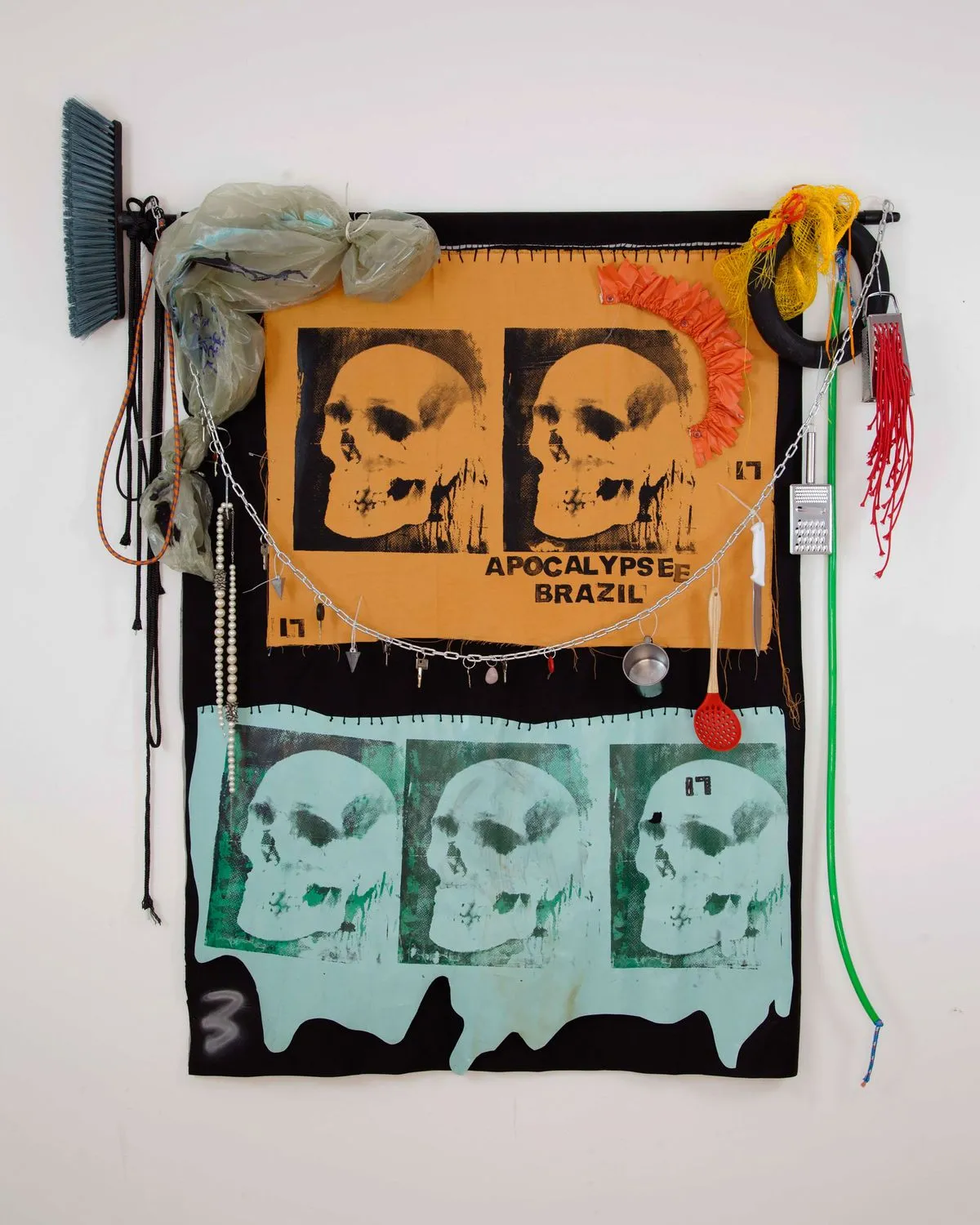Randolpho Lamonier, O porta bandeira do apocalypse (The flag bearer of apocalypse), 2017