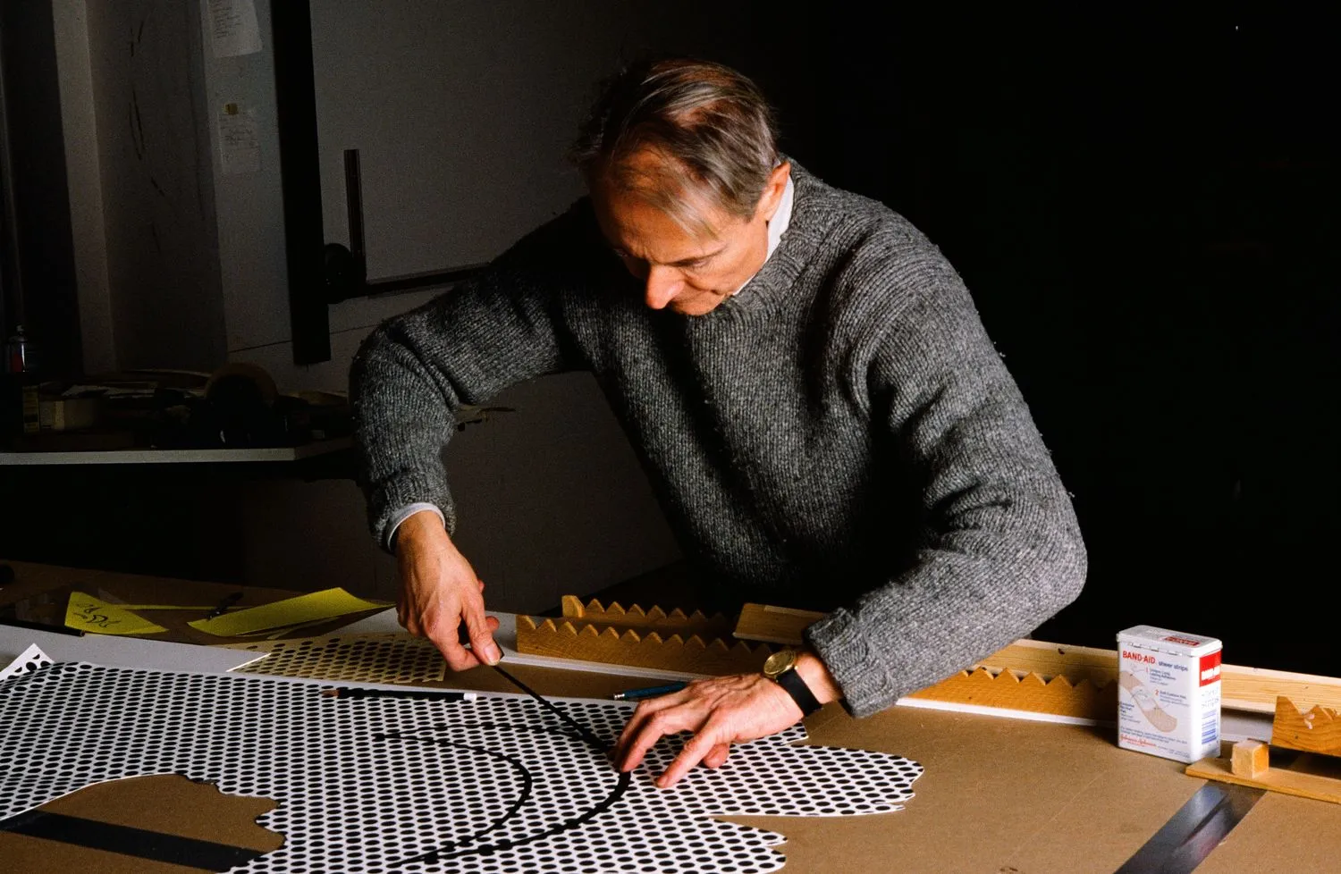Roy Lichtenstein in his studio, New York. © Estate of Roy Lichtenstein, 1987