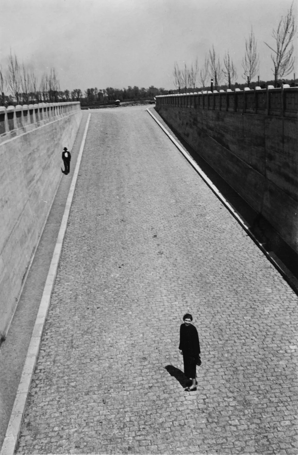 Vane Bor (Stevan Živadinović), Two minutes before the crime (Milica S. Lazović as a Shadow), 1935
